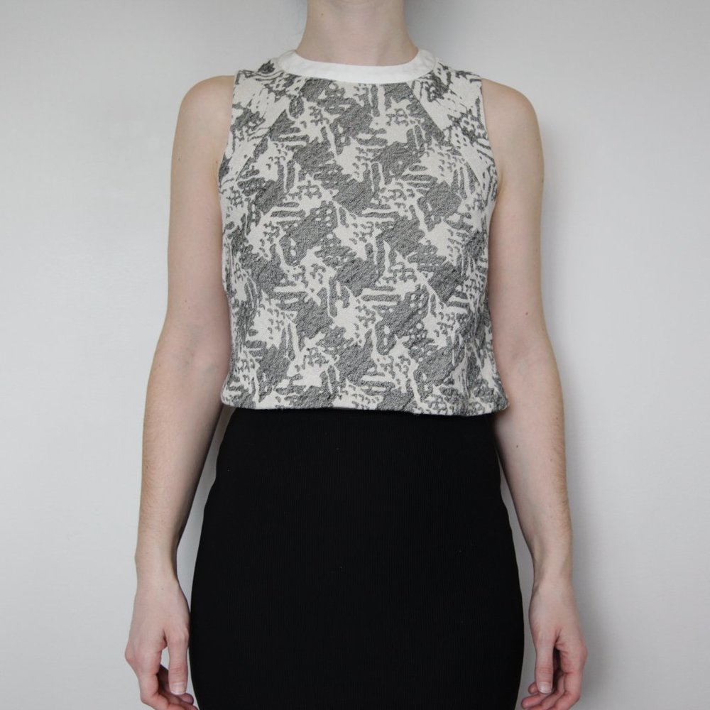 Judith & Charles Textured Sleeveless Crop Top